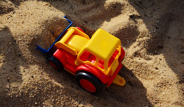 auto na písku
